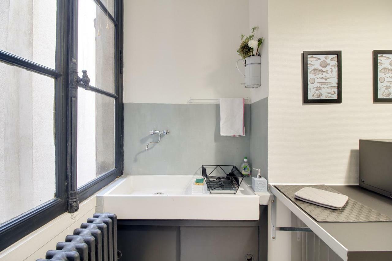 Sous Le Cedre - Au Coeur De Nantes Apartment Luaran gambar